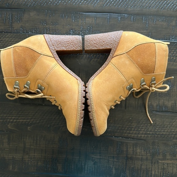 Timberland Glancy Field Ankle Boots 3.5” Heels Leather Lace Up in Wheat Nubuck - Picture 3 of 16